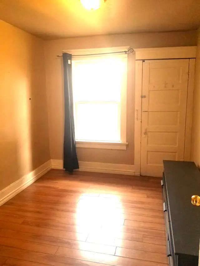 (DOWNTOWN) a Furnished ROOM with own Deck of a 2-Bedroom Apmt