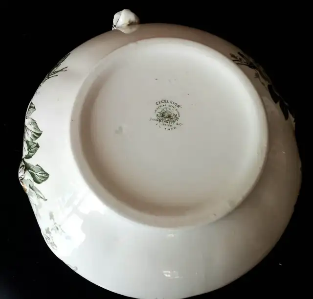 Fine Antique Semi-China Dunn Bennett Excelsior Peony Chamber Pot in Arts & Collectibles in London - Image 9