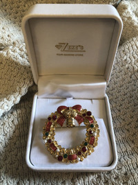 Zeke’s Christmas Brooch