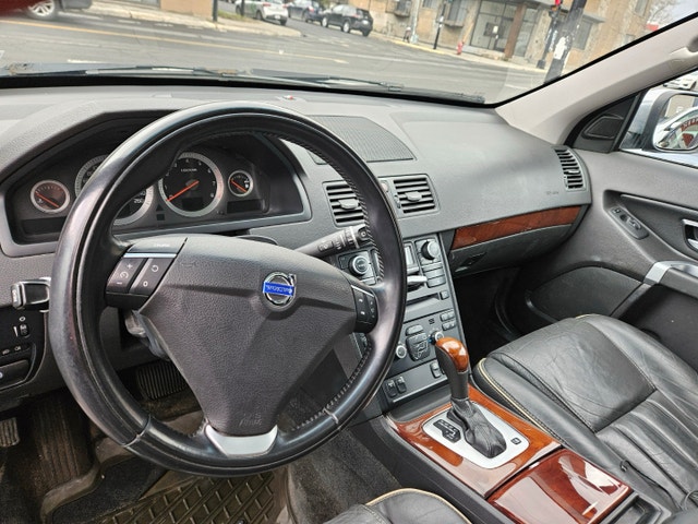 Volvo XC90 2013 – Excellent état, entretien Volvo, prêt à rouler — photo 4