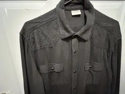 Men’s WindRiver XL cotton shirt $25, dark grey, modern fit, View more