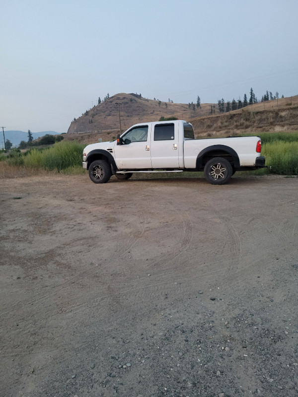 2008 Ford F250 Superduty 4X4 in Cars & Trucks in Kamloops - Image 3