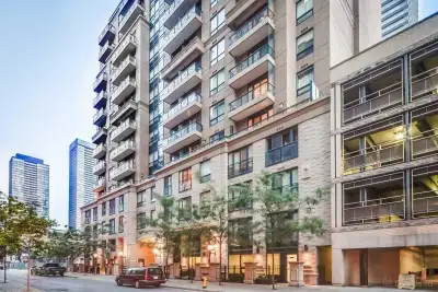 ***** NO REAL ESTATE AGENTS, please ***** Large and beautiful 1 Bedroom + Den condo in one of the mo...