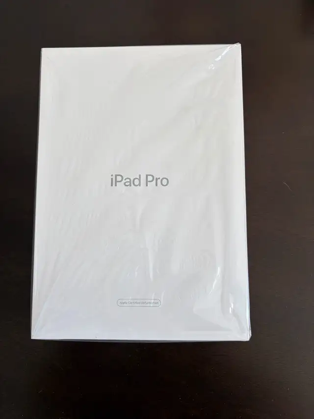 iPad Pro & Logitech keyboard case in iPad & Tablet Accessories in City of Toronto - Image 4