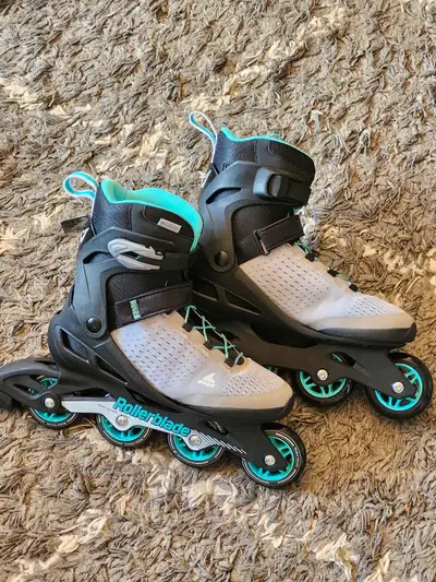 Selling Rollerblade brand women's inline skates, however the design is well-suited for anyone lookin...