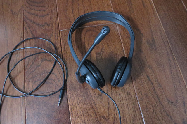 Logitech H111 3.5mm Headset in Speakers, Headsets & Mics in London