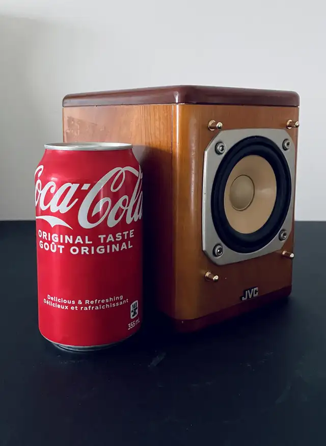 1 X JVC Mini Bookshelf Stereo Full Range Speaker (Japan) in Speakers in Markham / York Region - Image 5