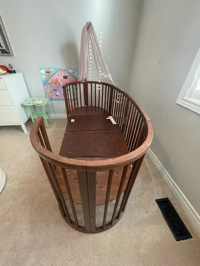 Stokke sleepi mini bundle & crib & jr extensions, much more in Cribs in City of Toronto - Image 4