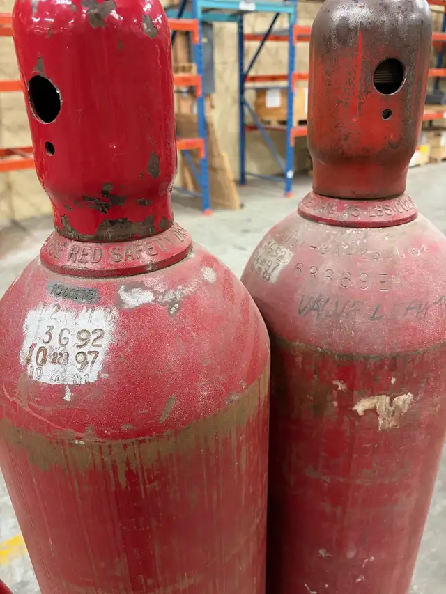 Bonbonne CO2 75lb CO2 tank in Other in Drummondville - Image 7