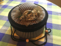Sewing Basket * HAT BOX STYLE * With Hat Pin Cushion Lid