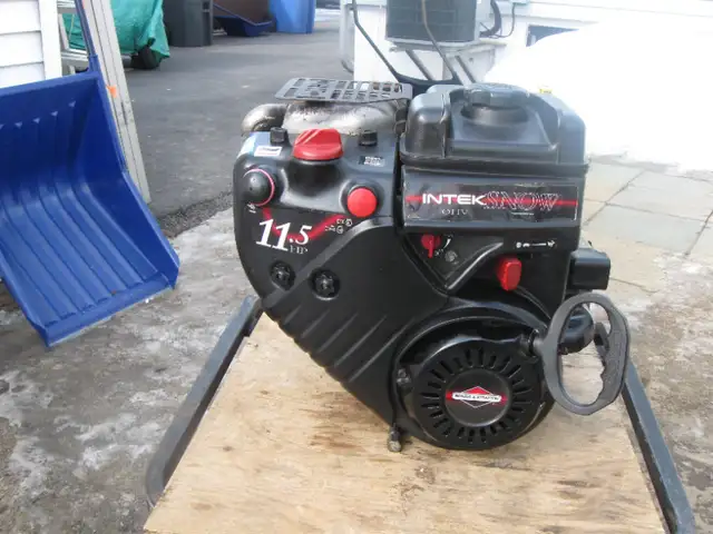 moteur de souffleuse ariens 11.5 H.P. - shaft 1 pouce briggs str in Lawnmowers & Leaf Blowers in Laval / North Shore - Image 3