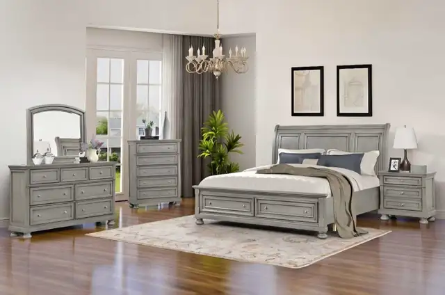 bedrom set  in Dressers & Wardrobes in City of Montréal - Image 4