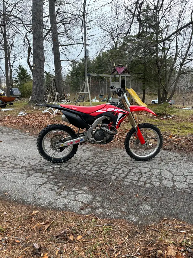 Crf450r Low Hour in Dirt Bikes & Motocross in Markham / York Region - Image 2