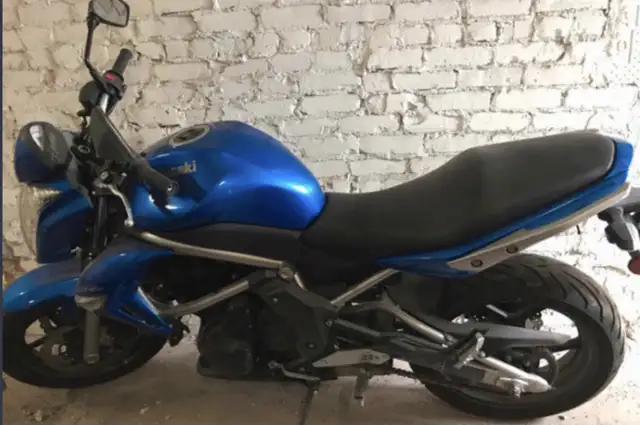 2009 ER6N - 650 Kawasaki in Sport Touring in Gatineau - Image 6