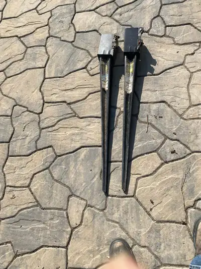 36” Metal Post Spike Fence Deck 4”