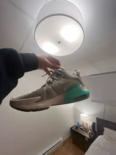 Nike lebron witness, View more