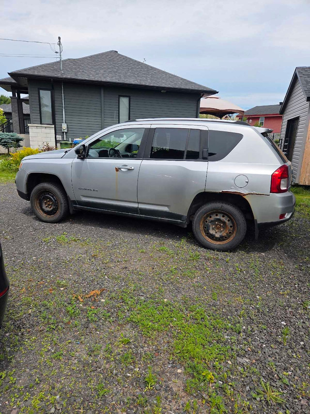 Jeep compass 2011 dans Autos et camions  à Victoriaville - Image 2