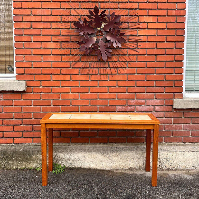 Vintage Danish teak console or sofa table table Scandinave dans Autres tables  à Ville de Montréal - Image 2