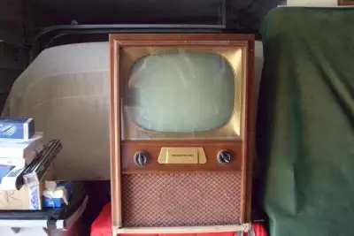 Very Rare 1954 Metropolitan Television., View more