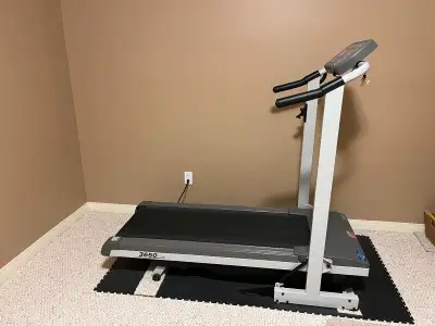 Trim line Treadmill with preset programs