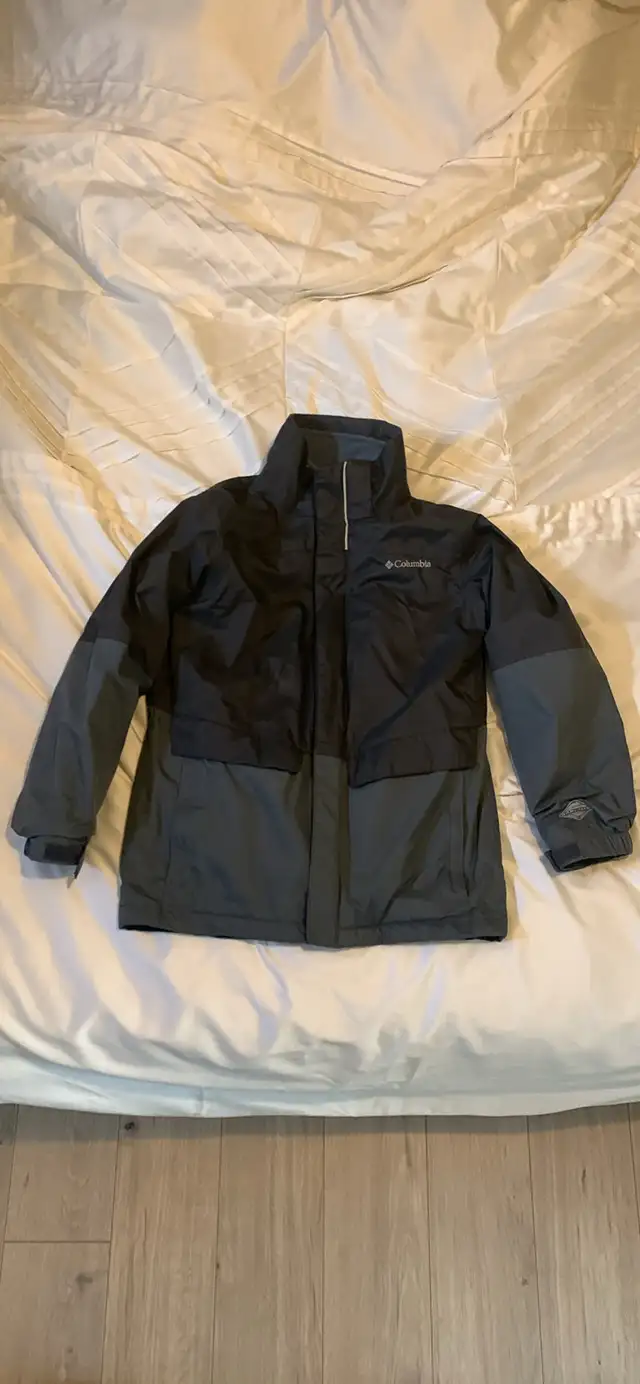 Like new youth womens Columbia winter ski jacket  in Kids & Youth in Kitchener / Waterloo - Image 2
