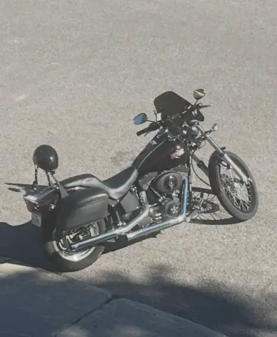Harley Davidson night train 2005 New tires, battery & brakes Vance and Hines exhaust plus I have the...