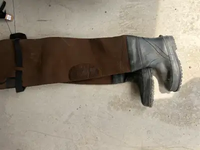 Only been used twice. Great deal, come get them