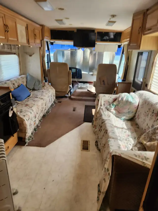 Itasca Motorhome - Sun Flyer, fully loaded. in RVs & Motorhomes in Delta/Surrey/Langley - Image 12