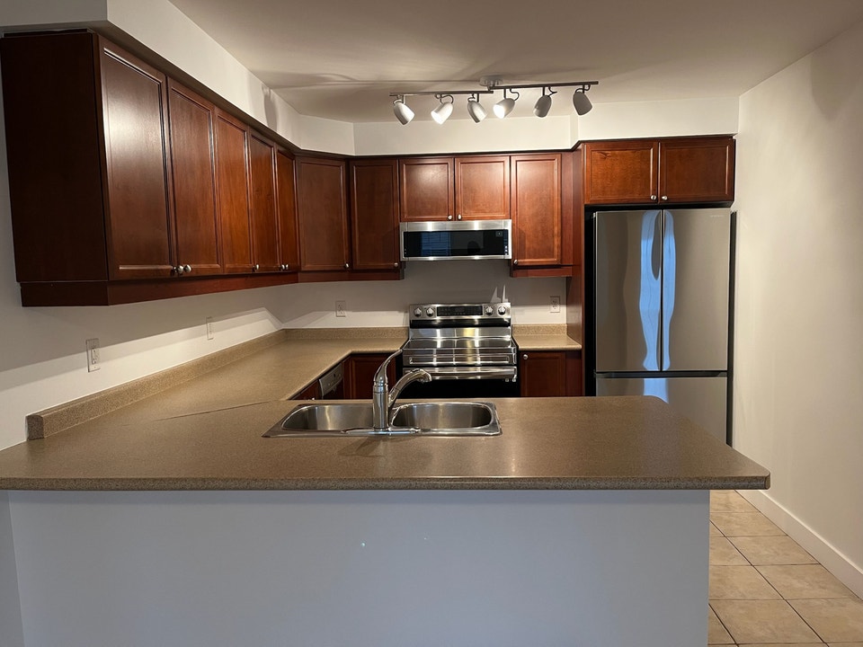 Beautiful Modern 2-Bedroom Townhome – Stouffville 3