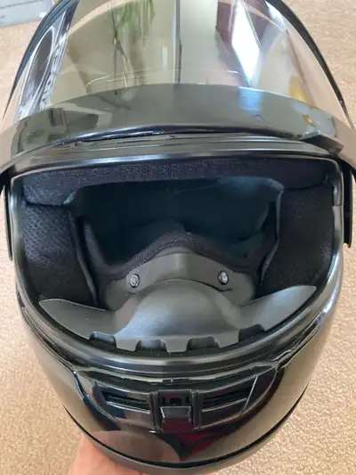 Excellent condition. Size: Youth Large 20-20.5 inches Located in Oakbank, MB Can possibly meet elsew...