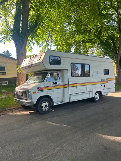 1988 GMG 3500 Vandura Corsair Class C Motorhome for sale. A great classic motorhome that sleeps 6 co...