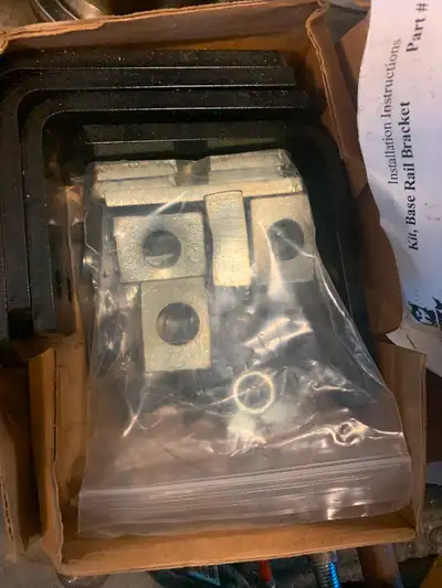01-10 Gm Silverado/sierra fifth wheel rail brackets Husky part number #31415 $50