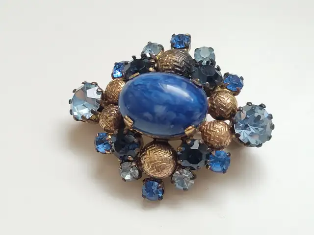 Vintage Blue Art Glass and Rhinestone Brooch in Arts & Collectibles in City of Toronto - Image 5