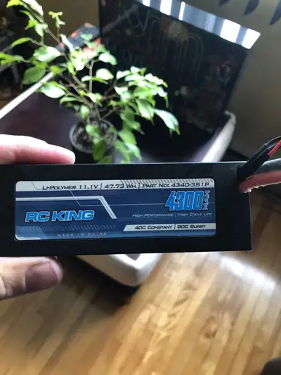 Batteries Utilisés 2 Fois et Pieces Traxxas  4X4 Neuves, View more