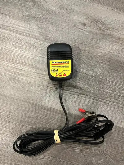 AccuMate Mini smart charger to maintain 6/12 amp led-acid car/motorcycle batteries. 900ma Charge Wor...
