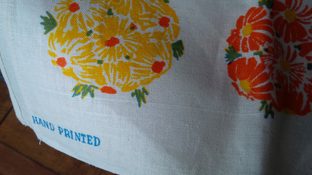 4 Vintage Pure Linen Tea Towels, Brand New, See Pictures in Arts & Collectibles in Stratford - Image 3