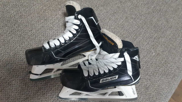 Bauer Goalie Skates size 8.5 in Hockey in Brantford - Image 3
