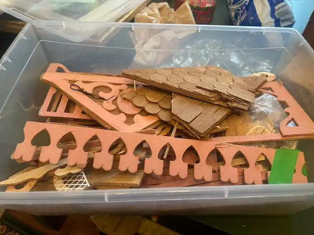 Vintage Wood Doll House Including Furniture Almost completed in Toys & Games in Mississauga / Peel Region - Image 4