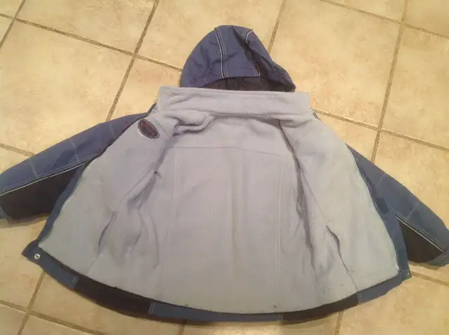 Manteau gusti (coat) in Kids & Youth in Bathurst - Image 3