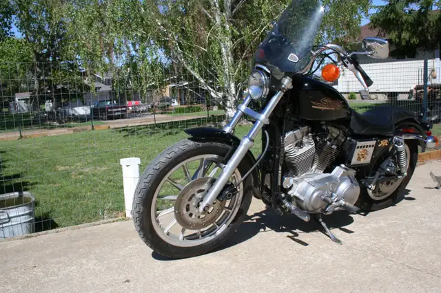 1997 Harley Davidson 883 Sportster in Street, Cruisers & Choppers in Moose Jaw - Image 6