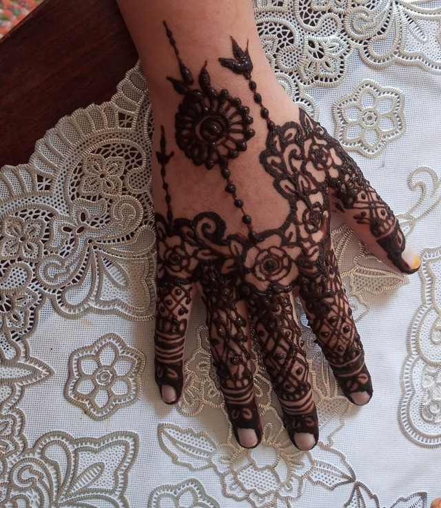Henna artist (in Malvern, Scarborough) in Arts & Collectibles in City of Toronto