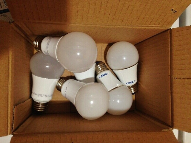 led bulbs light in Indoor Lighting & Fans in Mississauga / Peel Region
