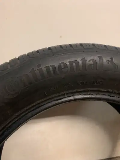 4 Pneus été continental 235/55R 18 excellent état 95% presque neuf