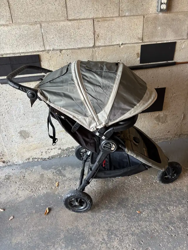 Baby Jogger City Mini GT Stroller in Strollers, Carriers & Car Seats in City of Toronto - Image 4