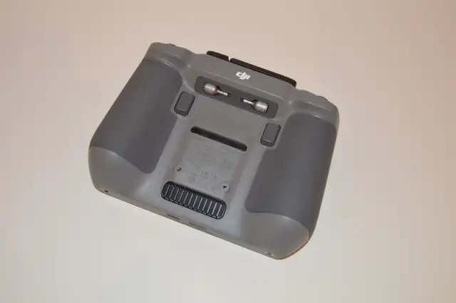 FIRM PRICE - Brand New DJI Remote Controller with screen (RC2)64230804178691121