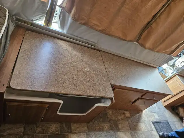 2011 Flagstaff Tent Trailer by Forest River in RVs & Motorhomes in Vernon - Image 11
