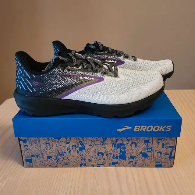 Womens Brooks Launch 10 running shoes in size 11628632609244191210