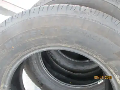 Tire Michelin Primacy LXT, 265/65/18 like new, new $1800, 506/548/9188. Pneus Michelin Primacy LXT,...