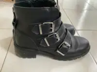 Beautiful Soft Leather Spring/Fall Boots