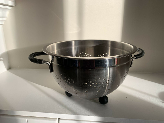 Large Metal Footed Colander in Other in City of Toronto